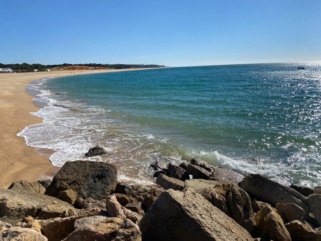 Travelling the Algarve coast 